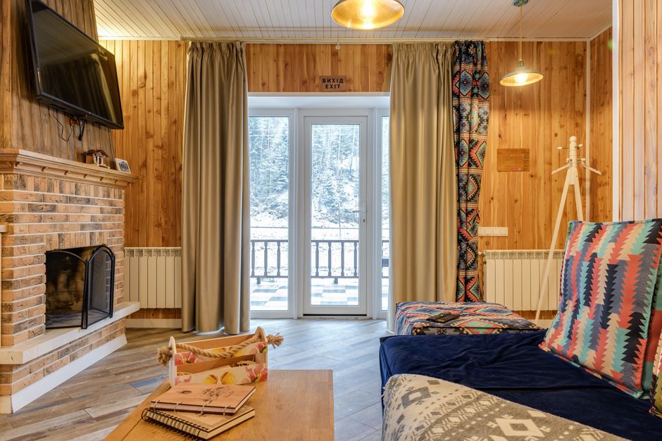 Gezellige winterkamer met thermogordijnen.